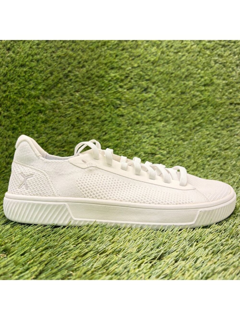 Flux Footwear Adapt Trainer White Mens Size 8.5 Women 10 Athletic Shoes Sneakers